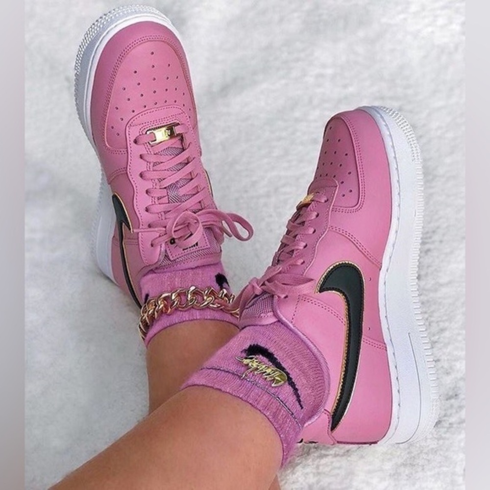Nike Air Force 1 Low '07 Frosted Plum size 8.5
